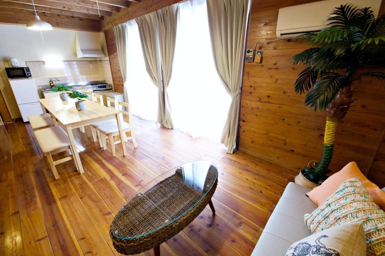 Apartamento にらい恩納　杉の木 Onna Exterior foto
