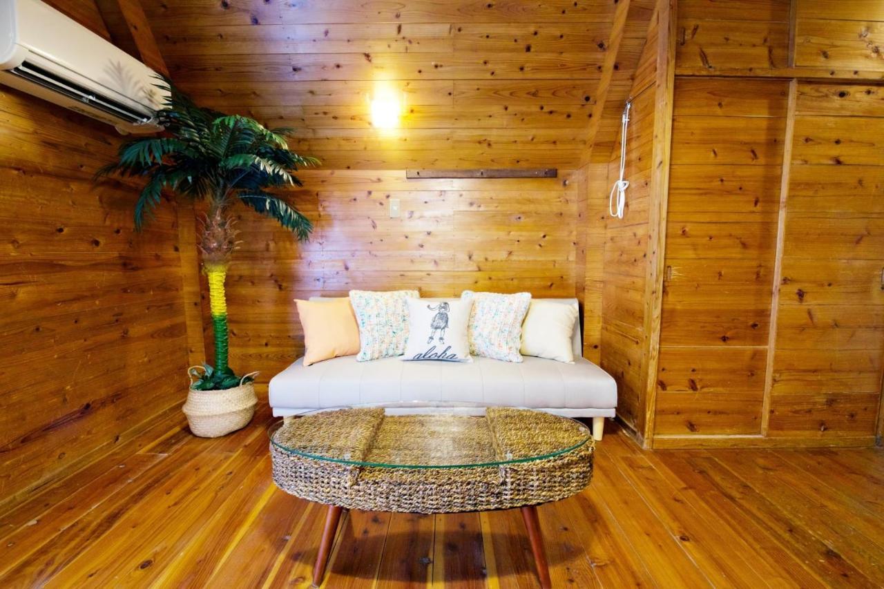 Apartamento にらい恩納　杉の木 Onna Exterior foto