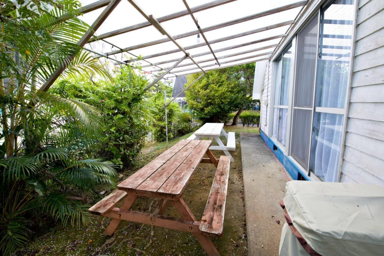 Apartamento にらい恩納　杉の木 Onna Exterior foto